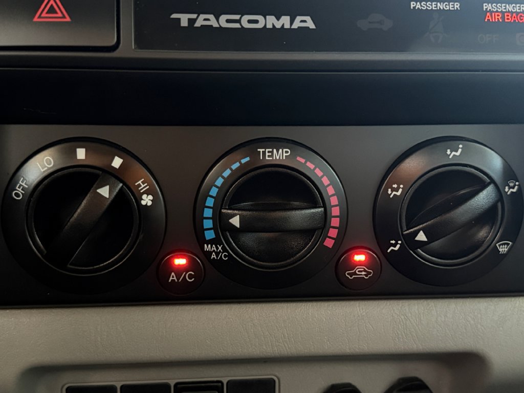 Used 2015 Toyota Tacoma PreRunner w/ Convenience Package RWD image 26