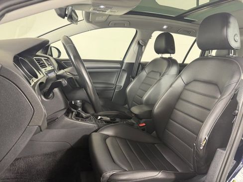 Used 2019 Volkswagen Golf Alltrack image 18