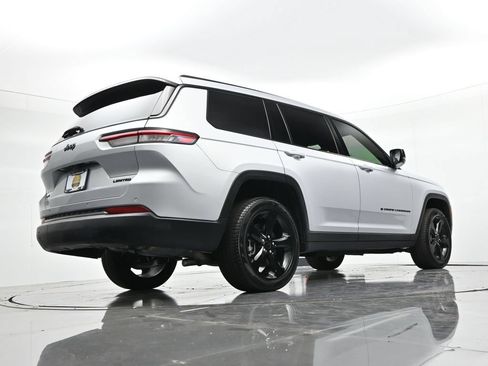 Used 2025 Jeep Grand Cherokee L Limited w/ Black Appearance Package AWD/4WD image 22