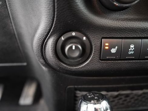 Used 2011 Jeep Wrangler Sahara w/ Dual Top Group image 29