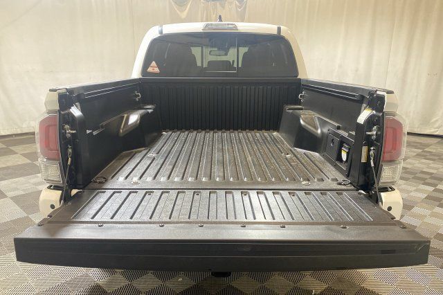 Used 2023 Toyota Tacoma TRD Sport w/ Technology Package AWD/4WD image 18