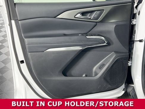 Certified 2025 Chevrolet Traverse LT image 20