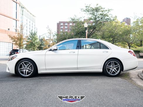 Used 2018 Mercedes-Benz S 560 4MATIC Sedan w/ AMG Line Exterior image 4