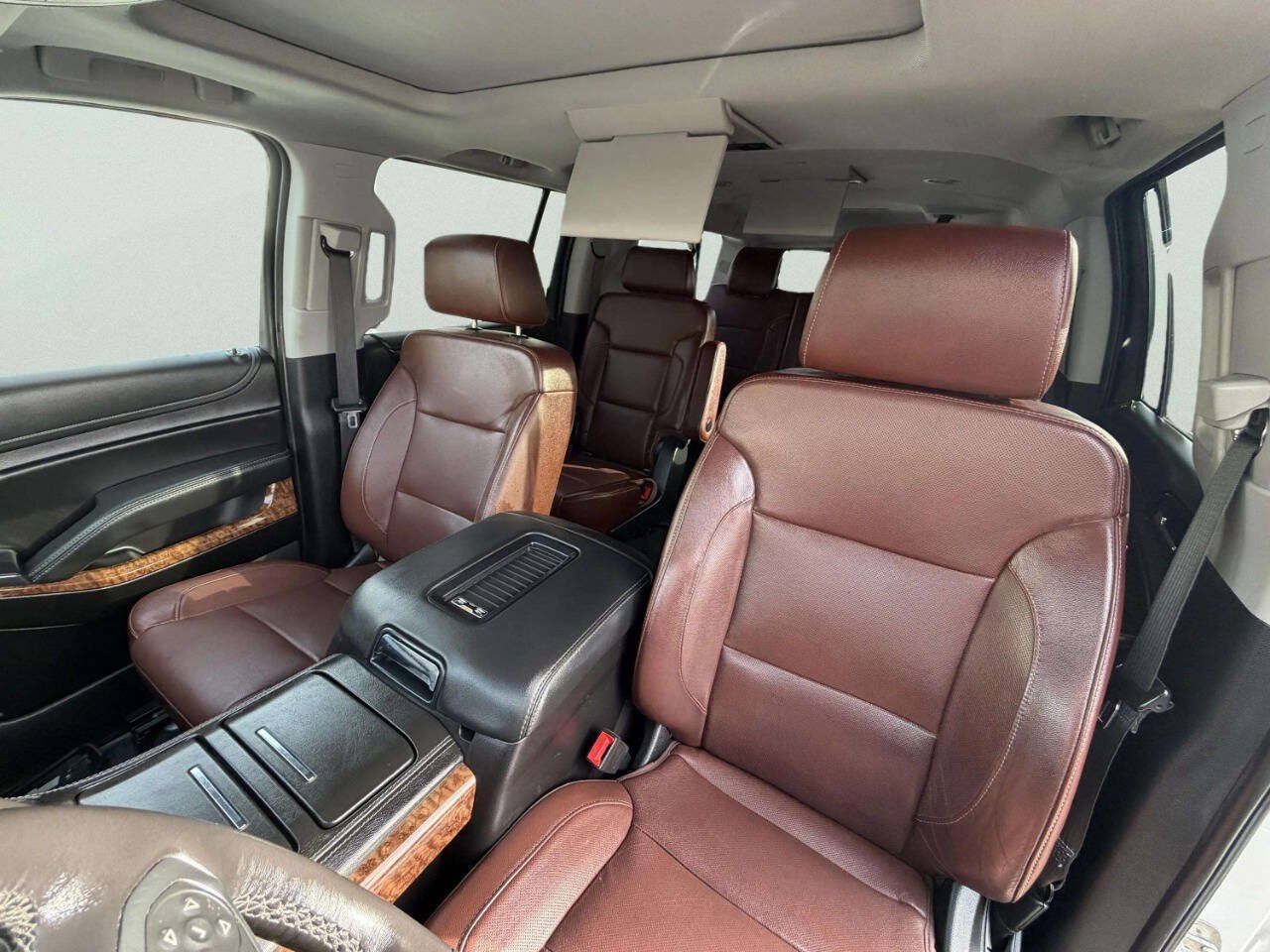 Used 2019 Chevrolet Suburban Premier w/ Premier Plus Edition AWD/4WD image 25