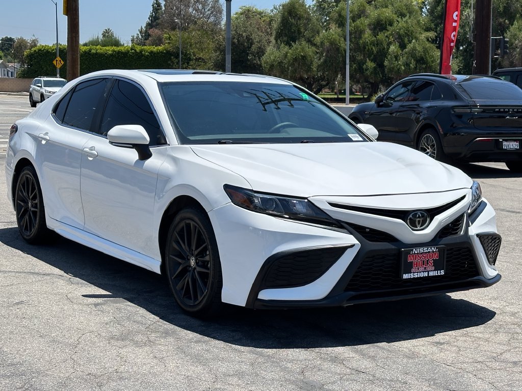 Used 2023 Toyota Camry SE w/ Convenience Package FWD image 10