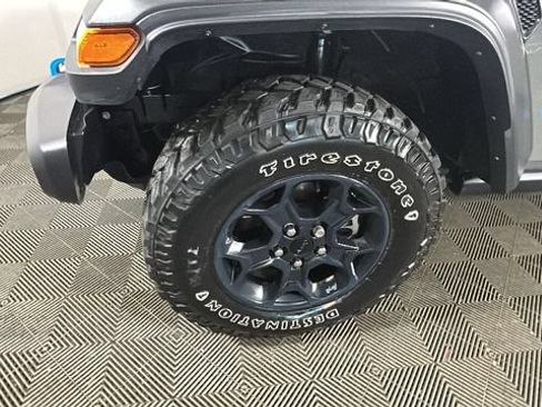 Used 2023 Jeep Wrangler Unlimited w/ Cold Weather Group AWD/4WD image 8