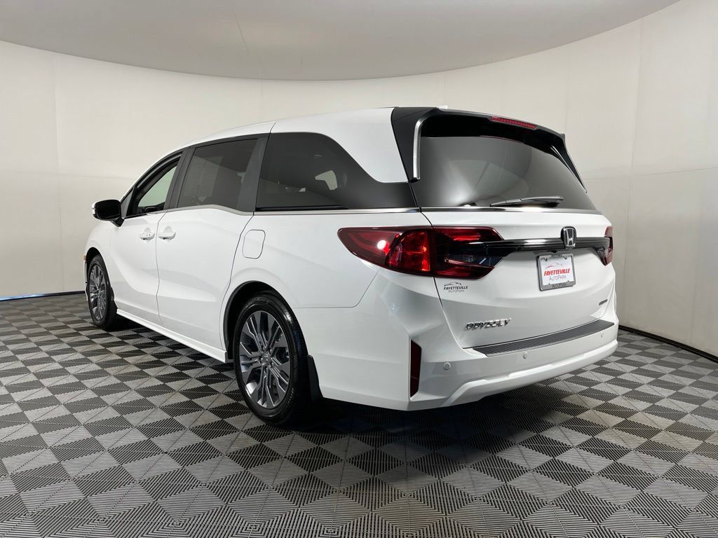 Certified 2026 Honda Odyssey Touring image 21