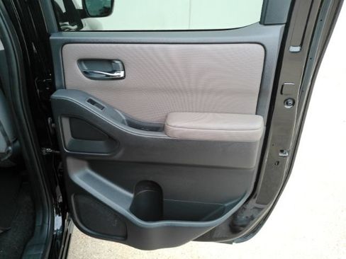 Used 2022 Nissan Frontier SV RWD image 21