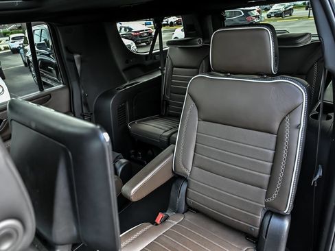 Used 2025 GMC Yukon XL Denali Ultimate AWD/4WD image 20