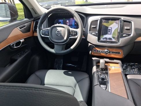 Used 2023 Volvo XC90 B6 Plus AWD/4WD image 10