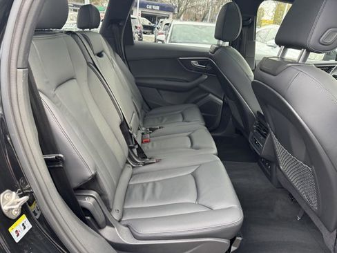 Certified 2025 Audi Q7 3.0T Premium Plus image 31