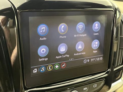 Used 2022 Chevrolet Traverse LT image 19