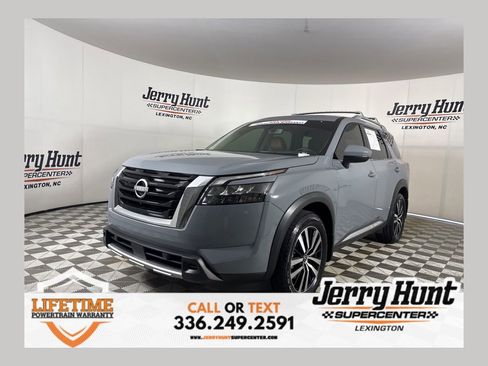 Used 2025 Nissan Pathfinder Platinum AWD/4WD image 1