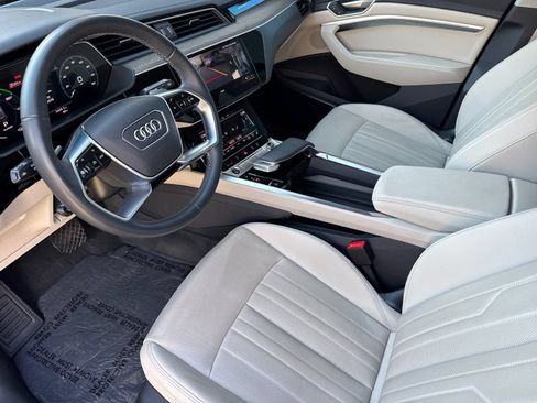 Used 2024 Audi Q8 e-tron Premium Plus w/ Premium Plus Package AWD/4WD image 10