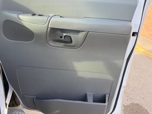 Used 2007 Ford E-350 and Econoline 350 XLT image 32