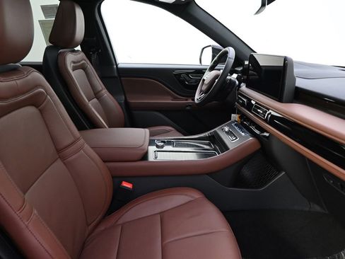 New 2026 Lincoln Aviator Reserve AWD/4WD image 16