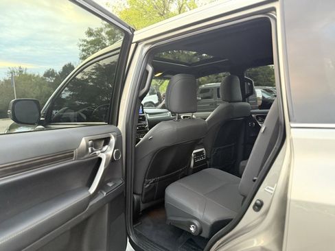 Used 2023 Lexus GX 460 Premium image 20