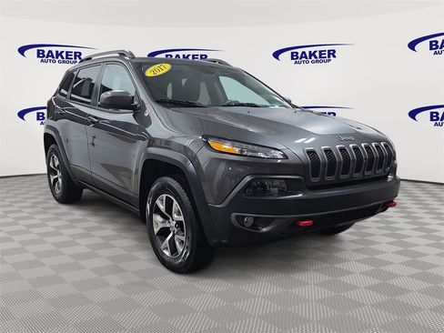 Used 2017 Jeep Cherokee Trailhawk w/ Comfort & Convenience Group image 3