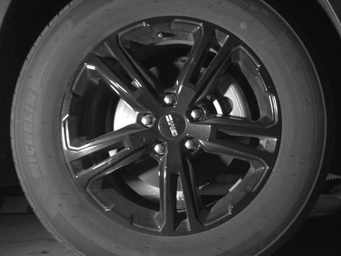 Used 2024 GMC Terrain SLE FWD image 10