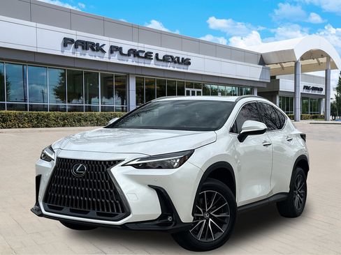 Used 2024 Lexus NX 250 FWD image 3