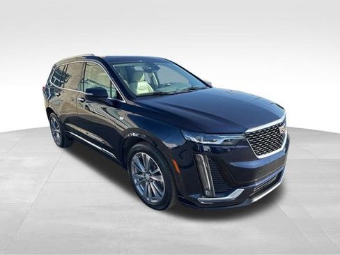 Certified 2022 Cadillac XT6 Premium Luxury w/ Technology Package image 3
