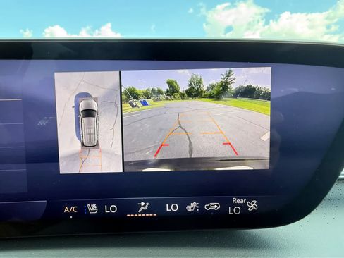 Used 2025 Buick Enclave Avenir w/ Super Cruise Package image 28