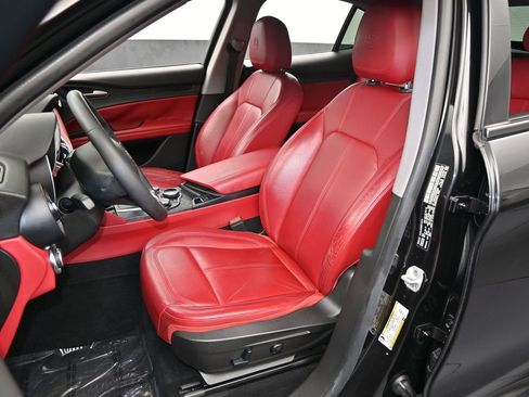 Used 2019 Alfa Romeo Stelvio w/ Nero Edizione image 30