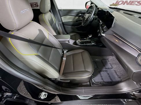 Used 2024 Chevrolet Trax ACTIV w/ Sunroof Package image 29