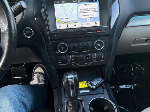 Used 2018 Ford Explorer XLT w/ Equipment Group 202A image 29