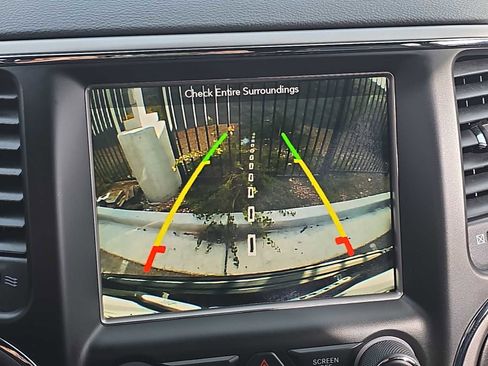 Used 2018 Jeep Grand Cherokee Altitude image 26