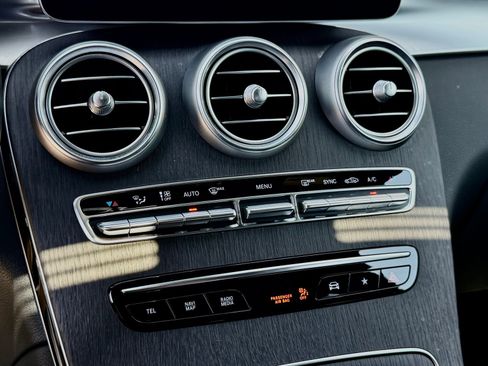 Used 2023 Mercedes-Benz GLC 300 4MATIC Coupe image 37