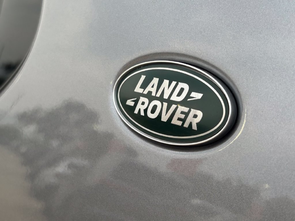 Used 2024 Land Rover Discovery Dynamic SE AWD/4WD image 10