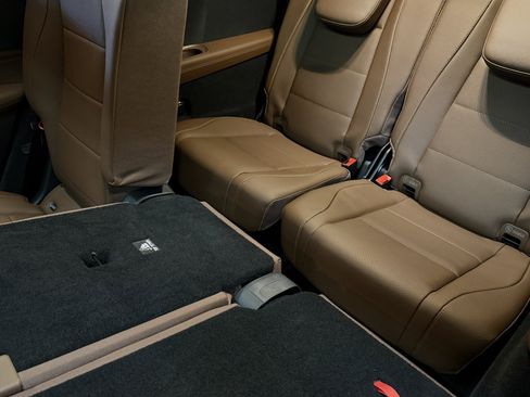 New 2026 Mercedes-Benz GLS 450 4MATIC image 14