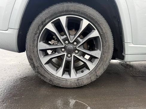 New 2025 Jeep Grand Cherokee Overland AWD/4WD image 45