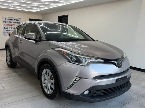 Used 2019 Toyota C-HR LE FWD image 12