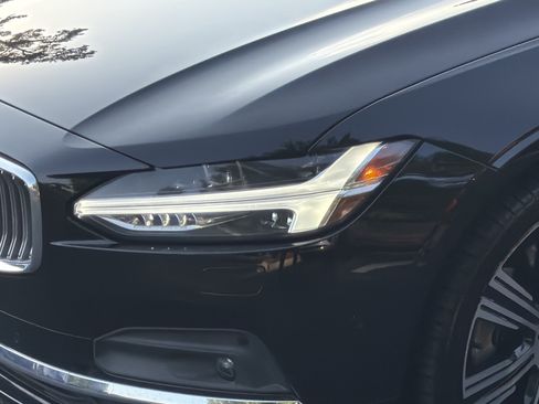 Certified 2023 Volvo S90 B6 Plus AWD/4WD image 6
