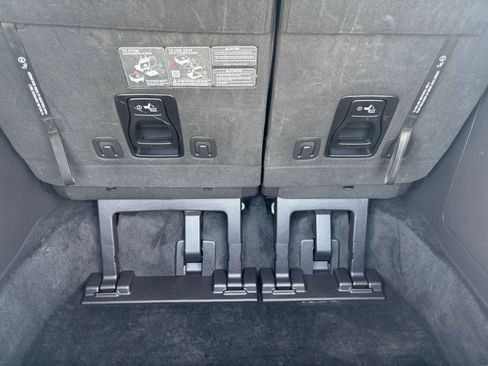 Used 2026 Kia Carnival FWD image 34