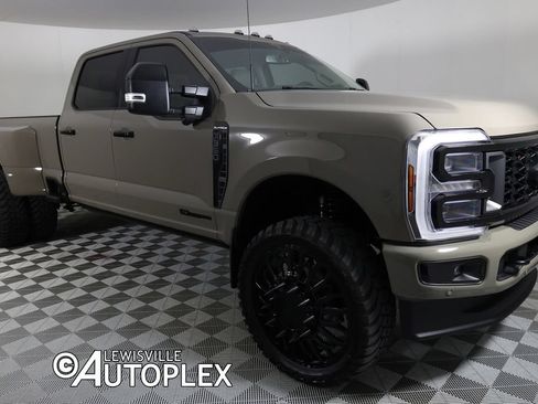 Used 2026 Ford F350 Platinum w/ Platinum Plus Package AWD/4WD image 3