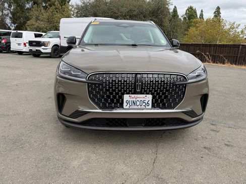 Used 2025 Lincoln Aviator Reserve w/ Equipment Group 201A AWD/4WD image 8