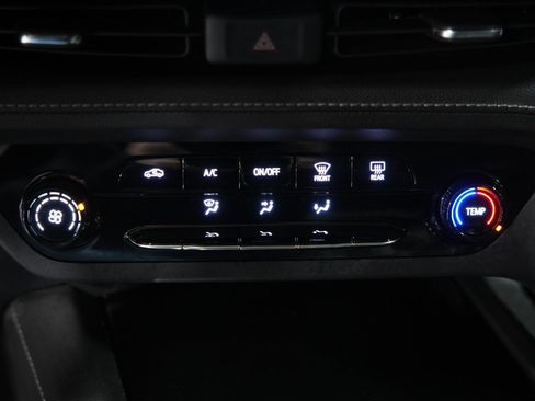 Used 2023 Buick Envision Preferred image 34