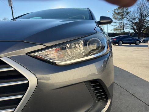 Used 2018 Hyundai Elantra SE w/ SE Connectivity Package 04 image 30