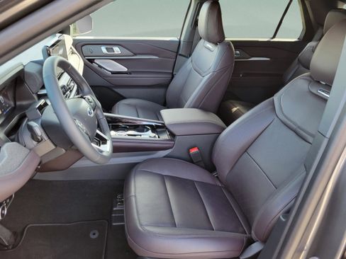 New 2026 Ford Explorer Platinum image 8