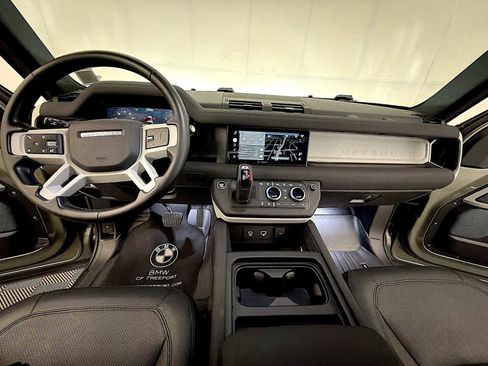 Used 2023 Land Rover Defender 90 S image 16