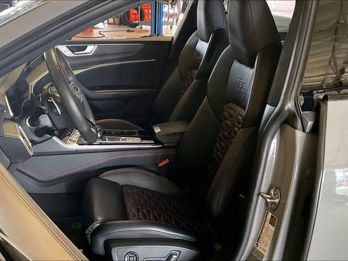 Used 2024 Audi RS 7 Performance w/ Black Optic Package image 8