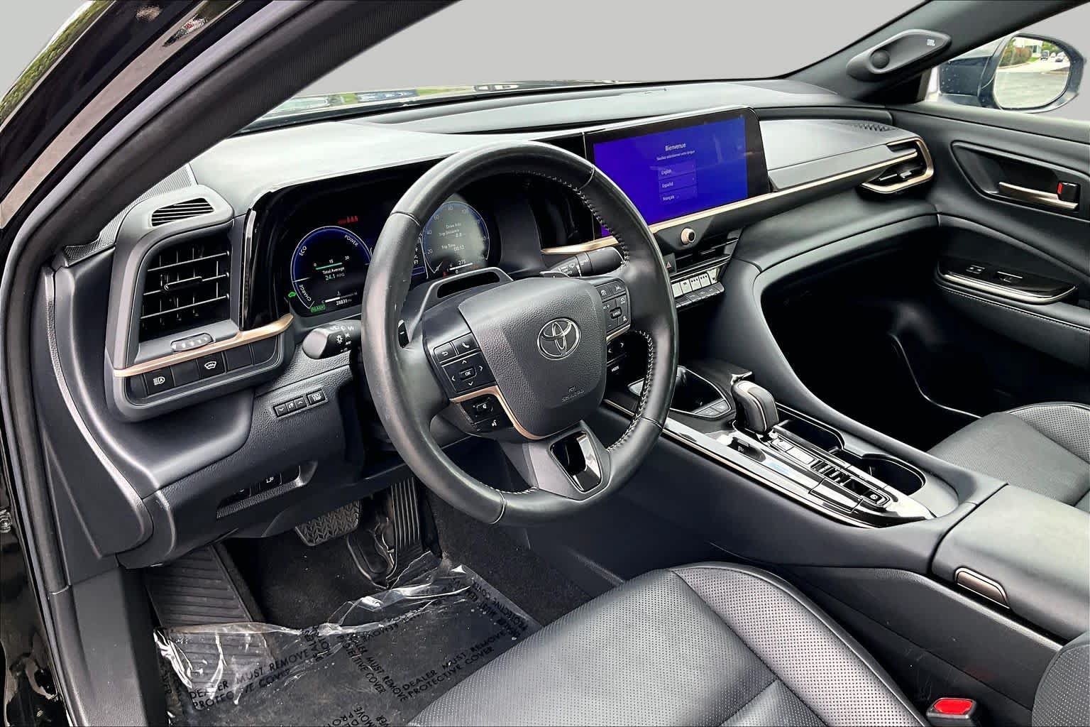 Used 2024 Toyota Crown Platinum AWD/4WD image 18