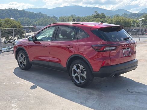 Certified 2025 Ford Escape ST-Line w/ Tech Pack #1 AWD/4WD image 4