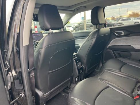 Used 2022 Jeep Compass Latitude w/ Sun and Sound Group AWD/4WD image 12