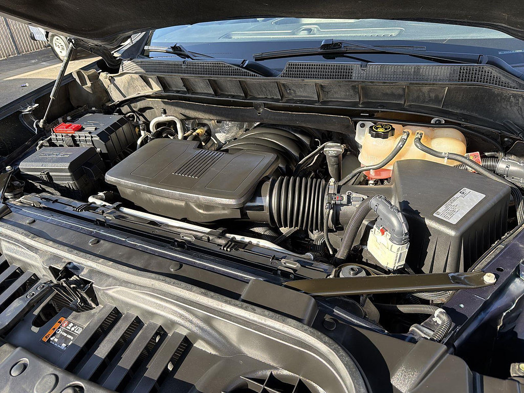 Used 2020 Chevrolet Silverado 1500 LT AWD/4WD image 28