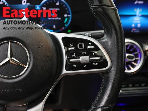Used 2021 Mercedes-Benz GLB 250 4MATIC image 16