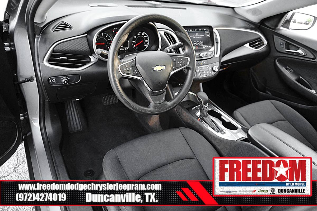 Used 2025 Chevrolet Malibu LT FWD image 9